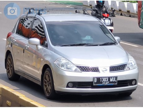 B 1303 WUL, Nissan Latio