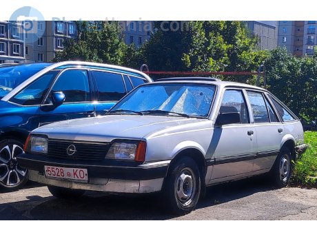 5528 KO, Opel Ascona