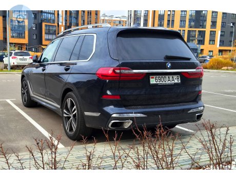 6900 AA-8, BMW X7
