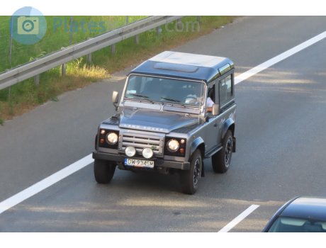 DW 934SM, Land Rover Defender