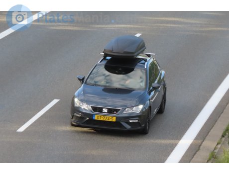 XT-773-S, SEAT León