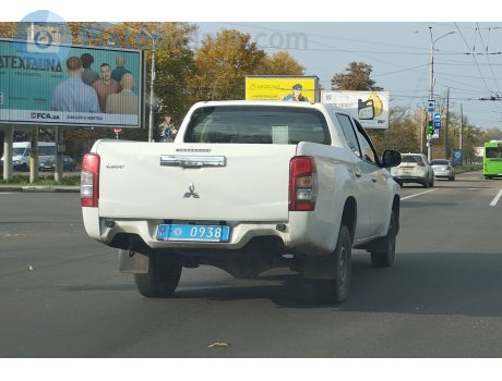 31 0938, Mitsubishi L200