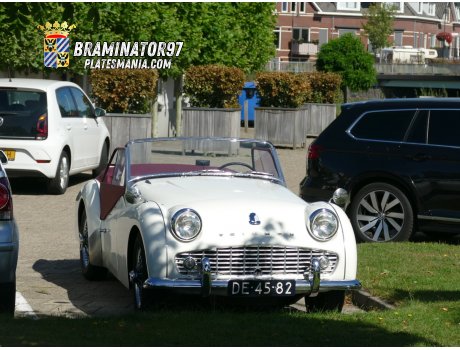 DE-45-82, Triumph TR3