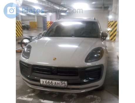 х666ан54, Porsche Macan