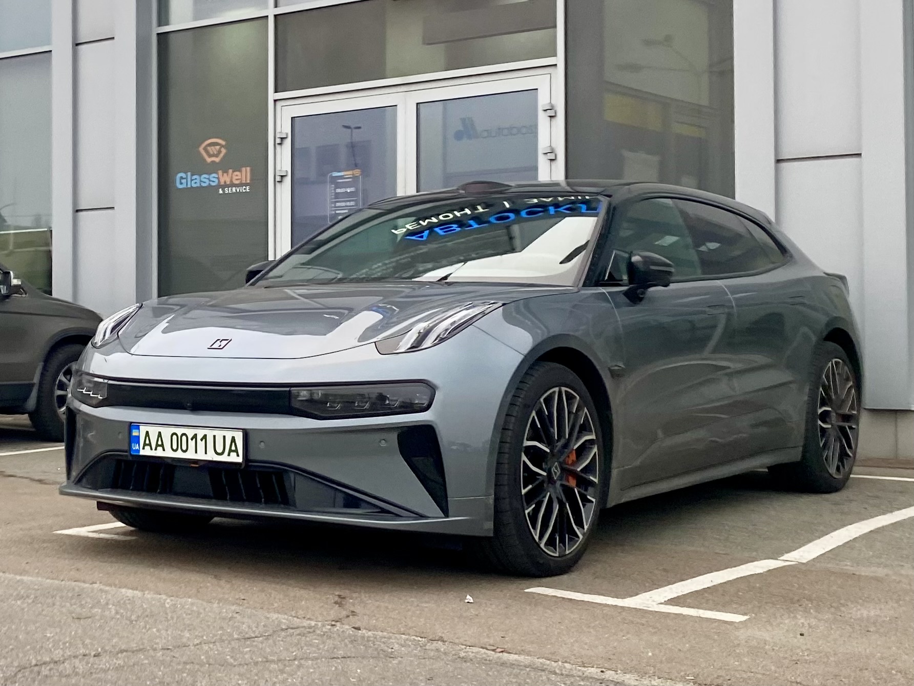 AA 0011 UA, Zeekr 001 