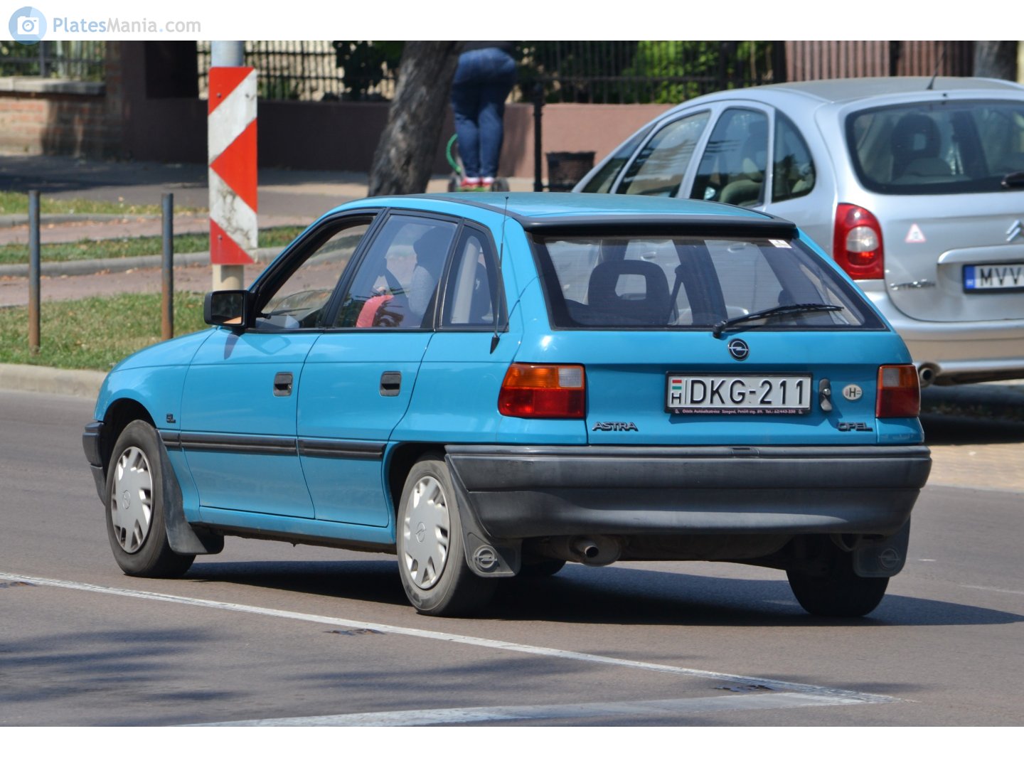 DKG-211, Opel Astra 1st gen 5-door Hatch (F; T92), 1991–1998 (–2002 for Eastern Europe)