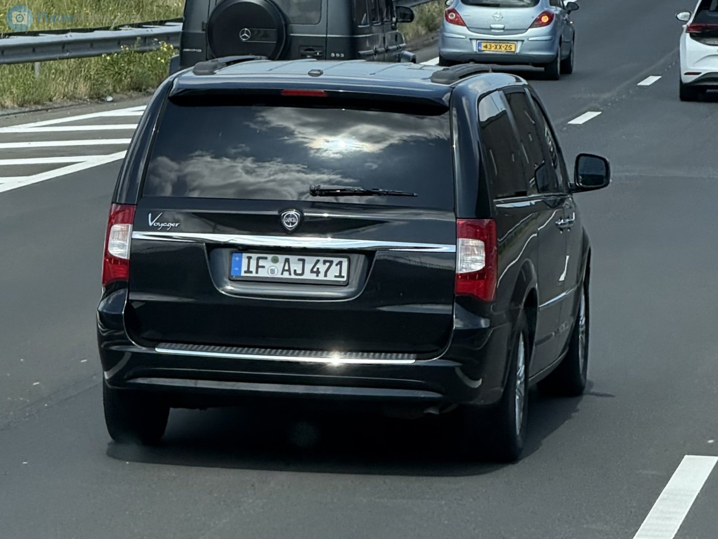 IF AJ 471, Lancia Voyager 1st gen (404), 2011–2015