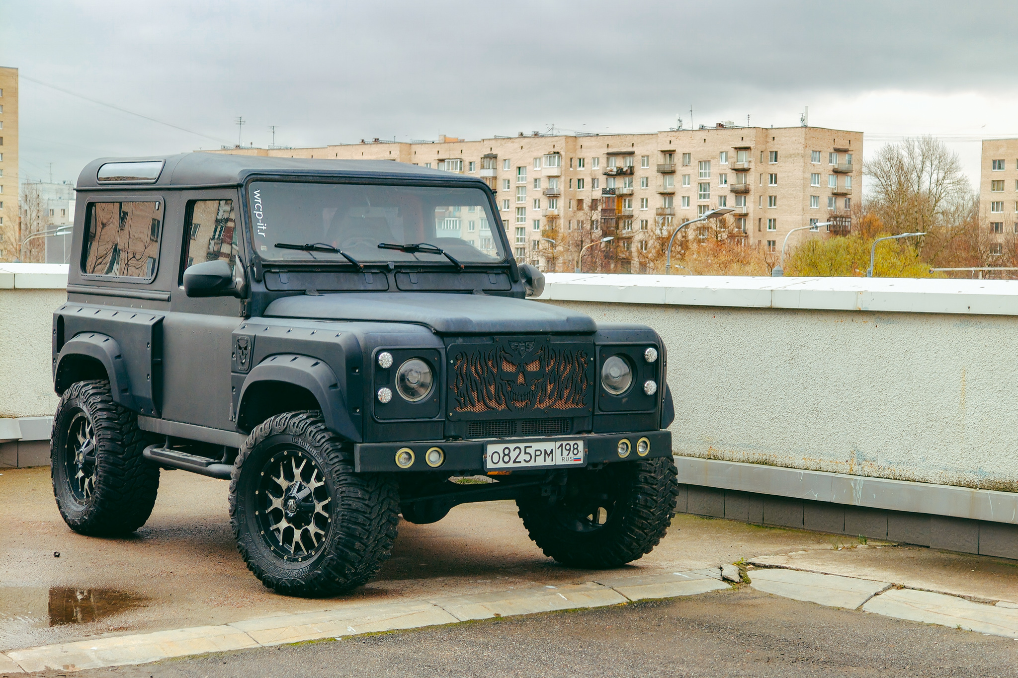 о 825 рм 198, Land Rover Defender 1st gen 90