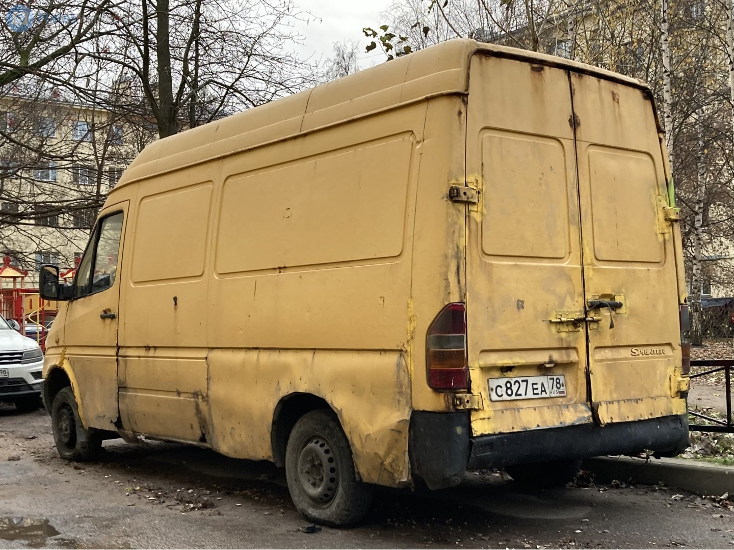 с 827 еа 78, Mercedes-Benz Sprinter 1st gen (W901–904), 1995–2001
