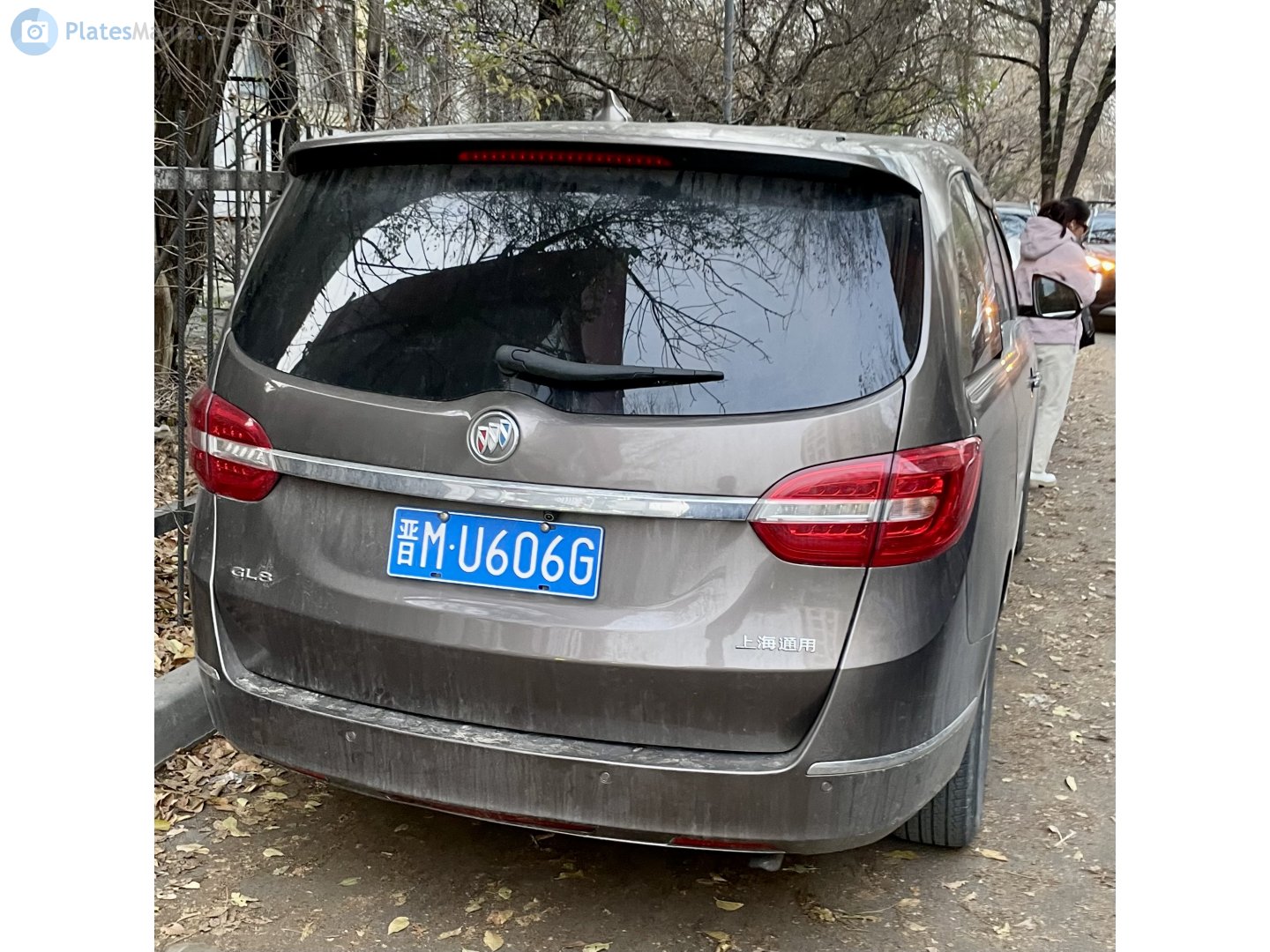 晋M·U606G, Buick GL8 