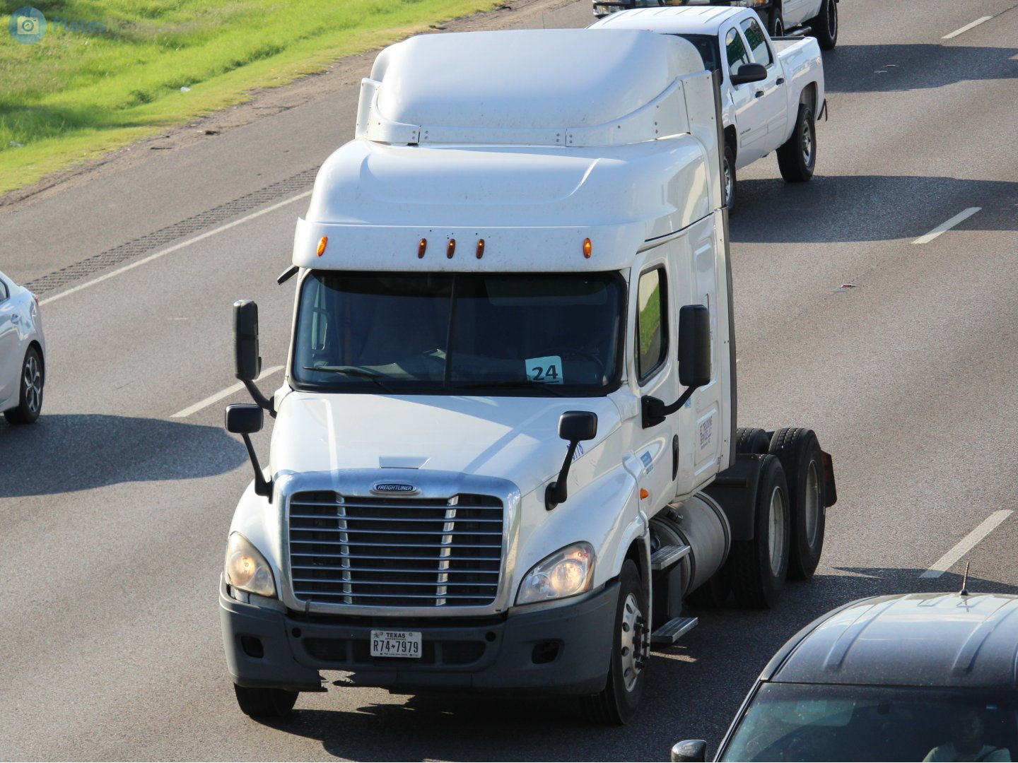 R74-7979, Freightliner Cascadia 1st gen Cascadia (2007–2013) / 2nd gen Cascadia Evolution (2012–2018)