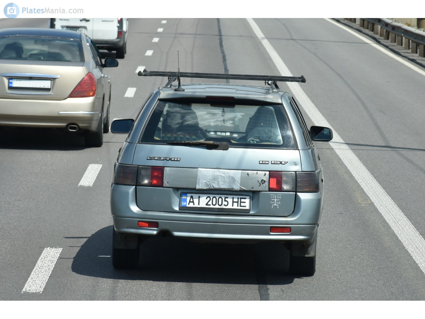 AI 2005 HE, Lada (VAZ) 2111 