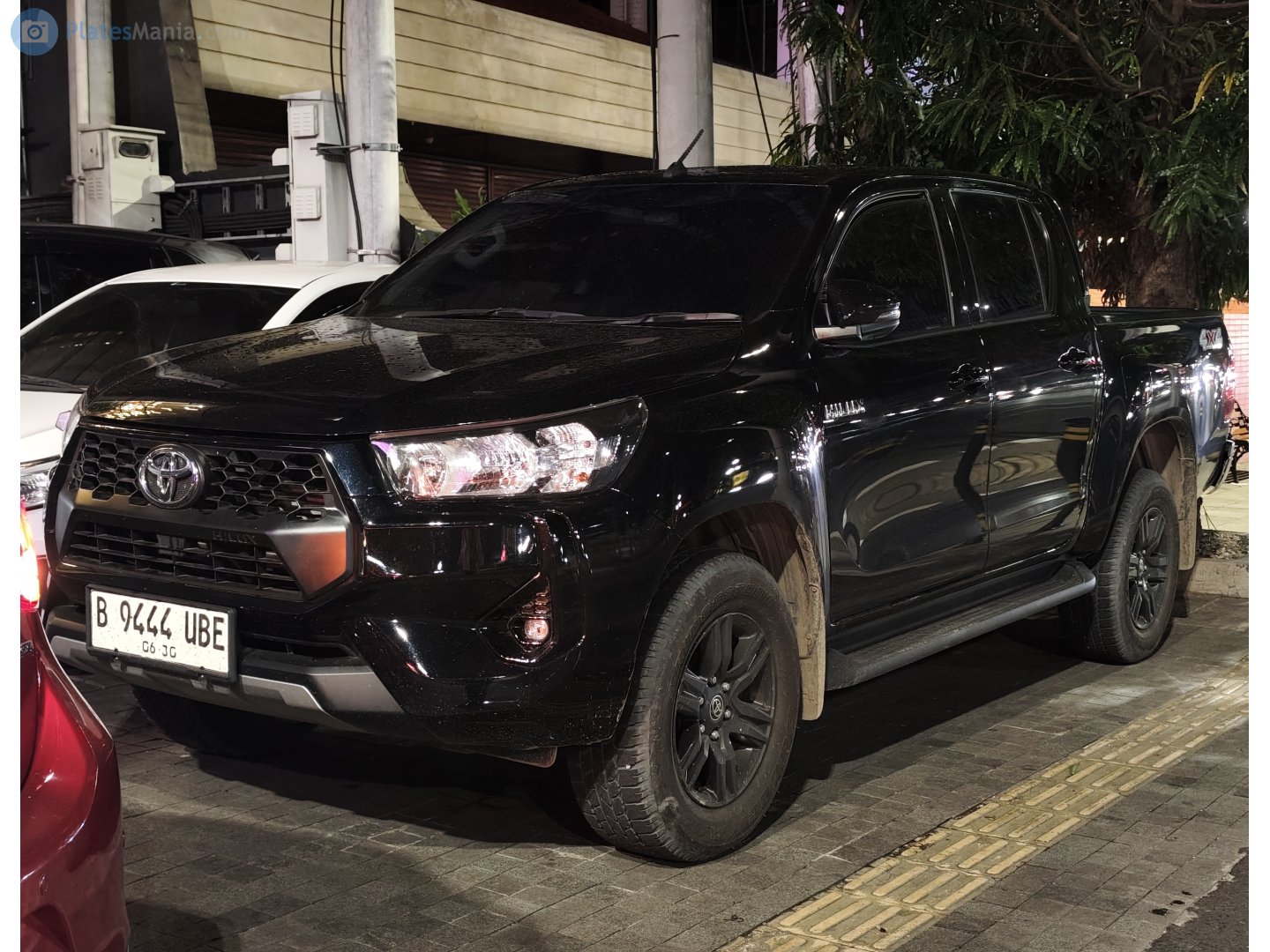 B 9444 UBE, Toyota Hilux 8th gen (AN120/AN130), 2015–
