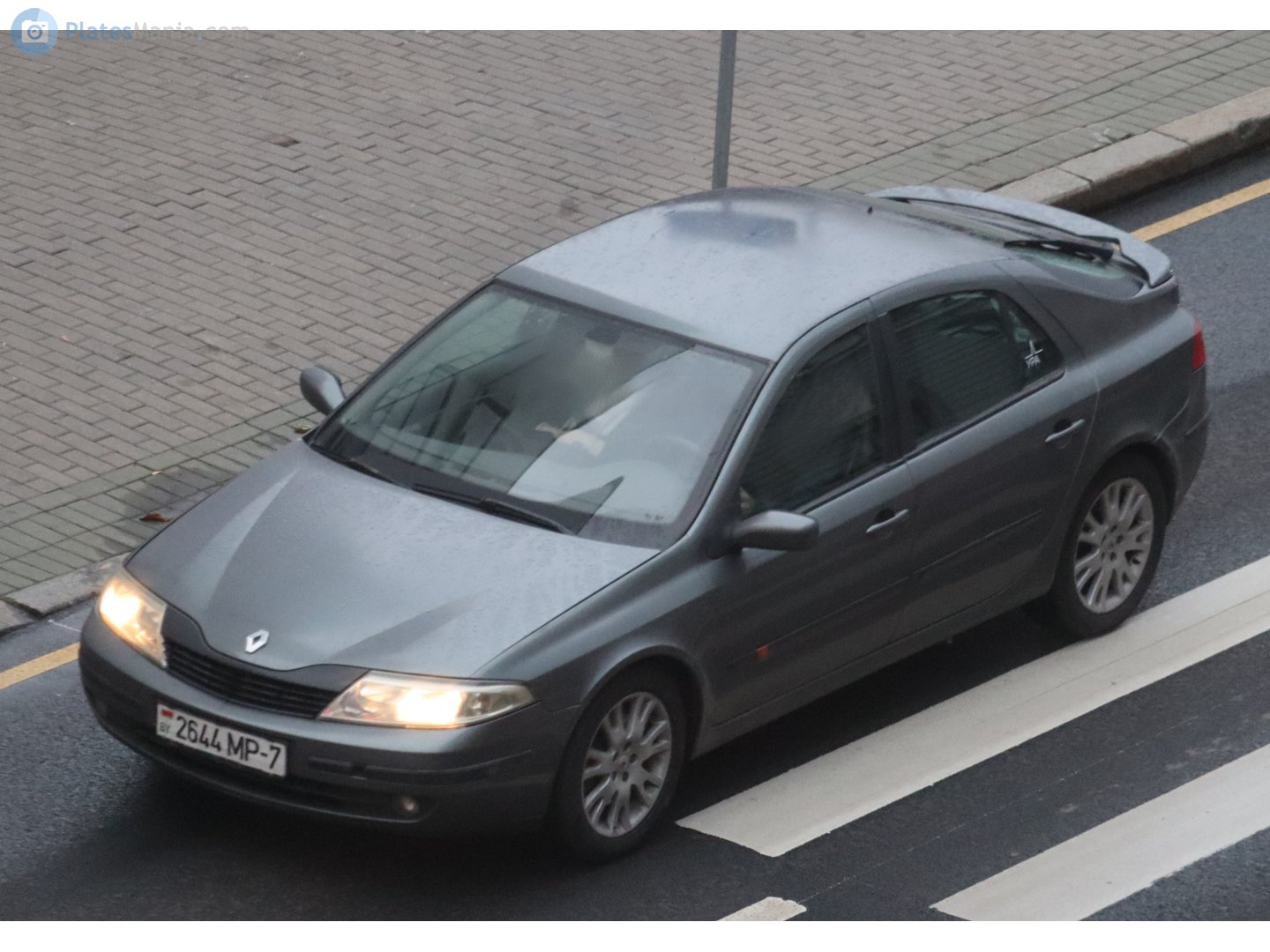 2644 MP-7, Renault Laguna 2nd gen Liftback (X74), 2001–2005