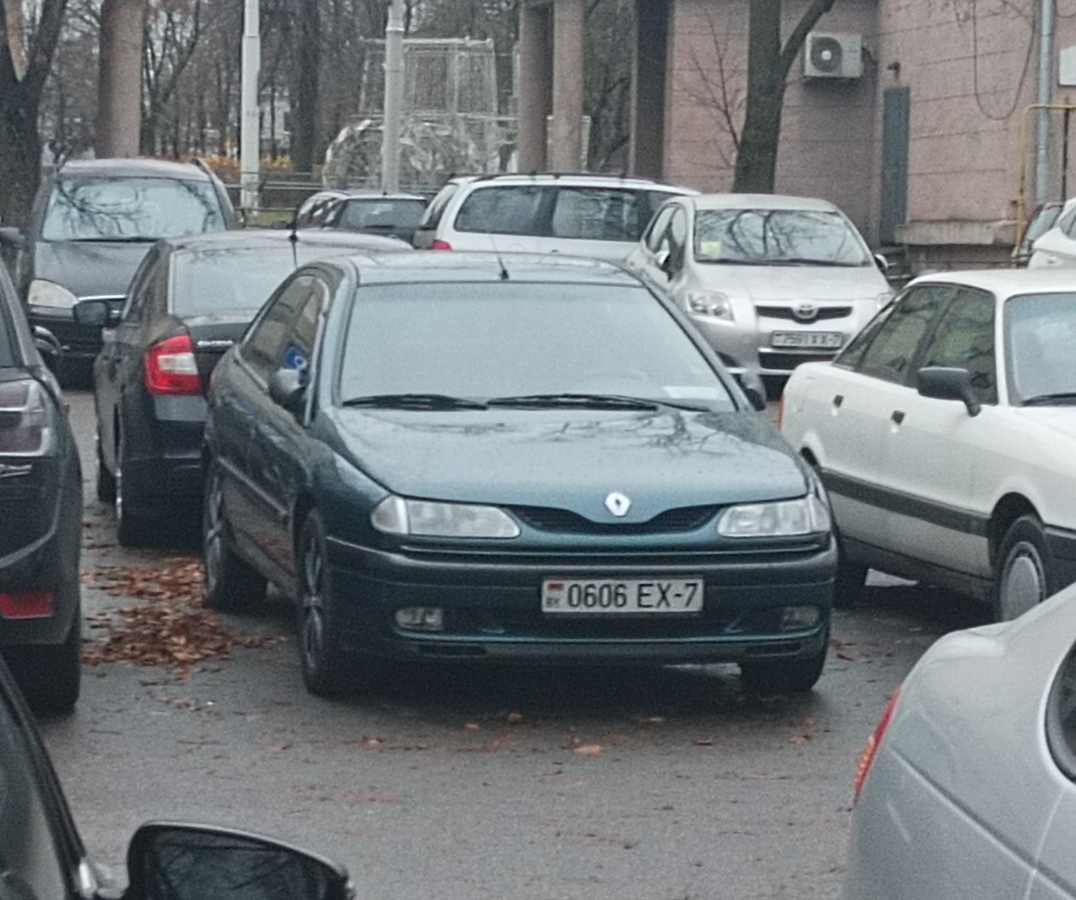 0606 EX-7, Renault Laguna 1st gen Liftback (X56), 1994–2000