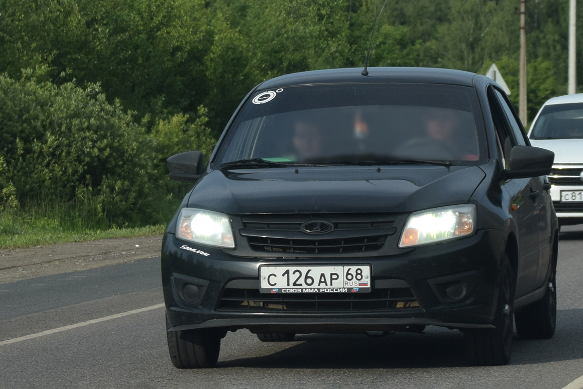 с 126 ар 68, Lada (VAZ) 2190 Granta 2190, 2011–2018