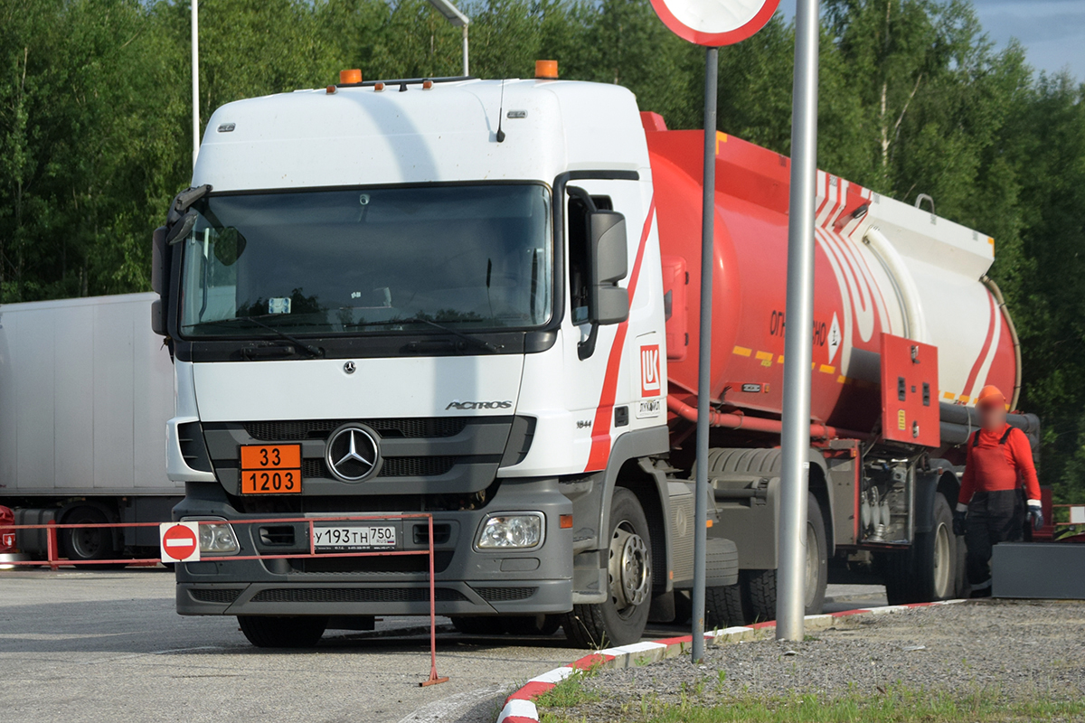 у 193 тн 750, Mercedes-Benz Actros 2nd gen (MP2/MP3), 2002–2020