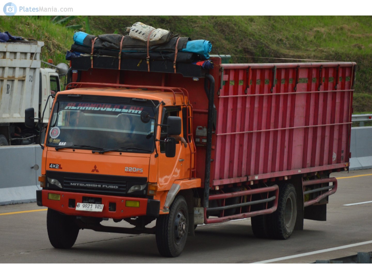 B 9921 FRU, Mitsubishi Fuso Fighter 1st gen, 1984–1992
