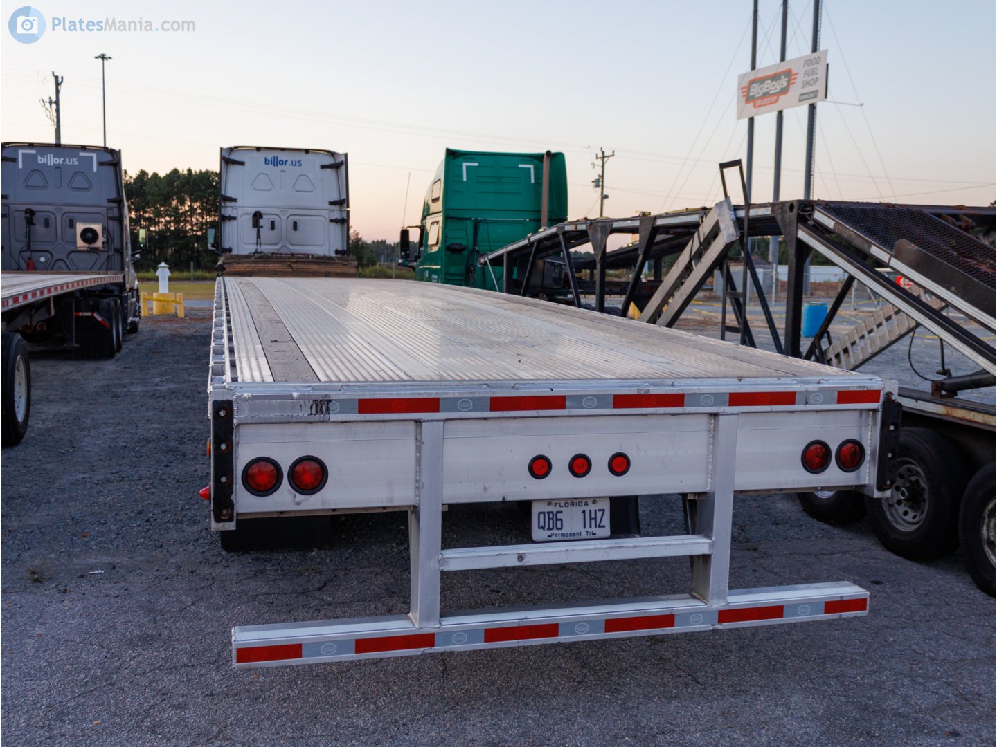 QB6 1HZ, MAC Trailer 