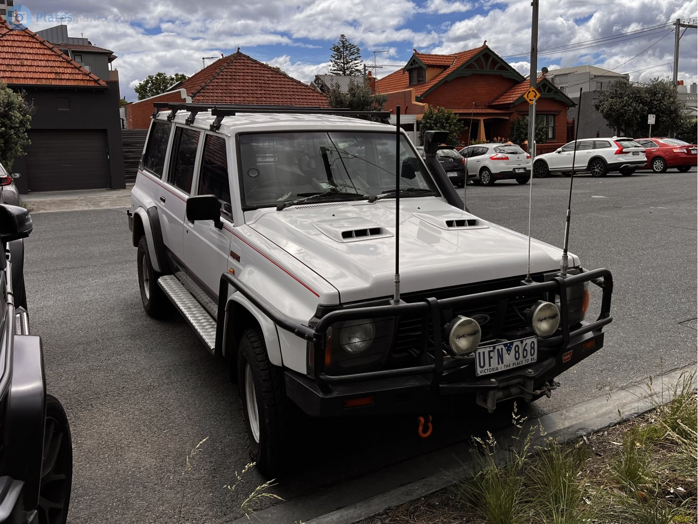 UFN-868, Ford Maverick 2nd gen 5-door SUV (Y60; AU-market), 1988–1997 (rebadged Nissan Patrol)
