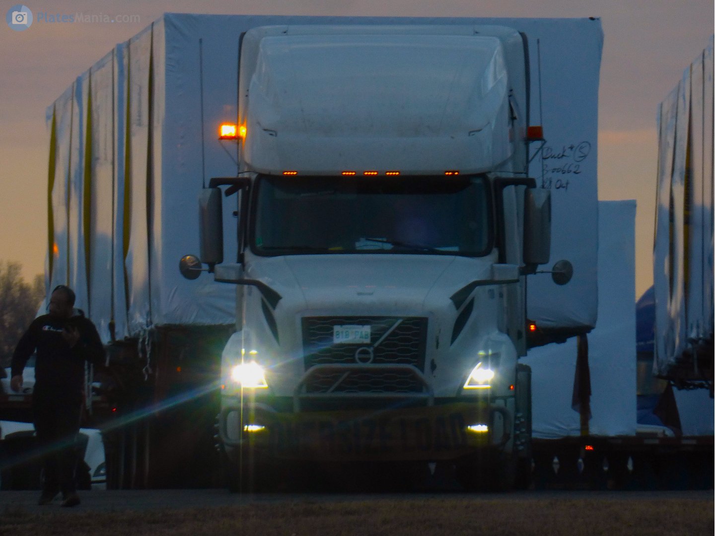 818 PAB, Volvo VN Series 