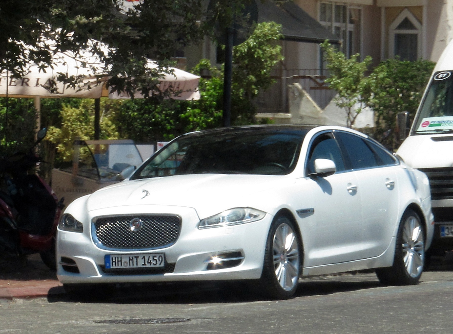 HH MT 1459, Jaguar XJ 