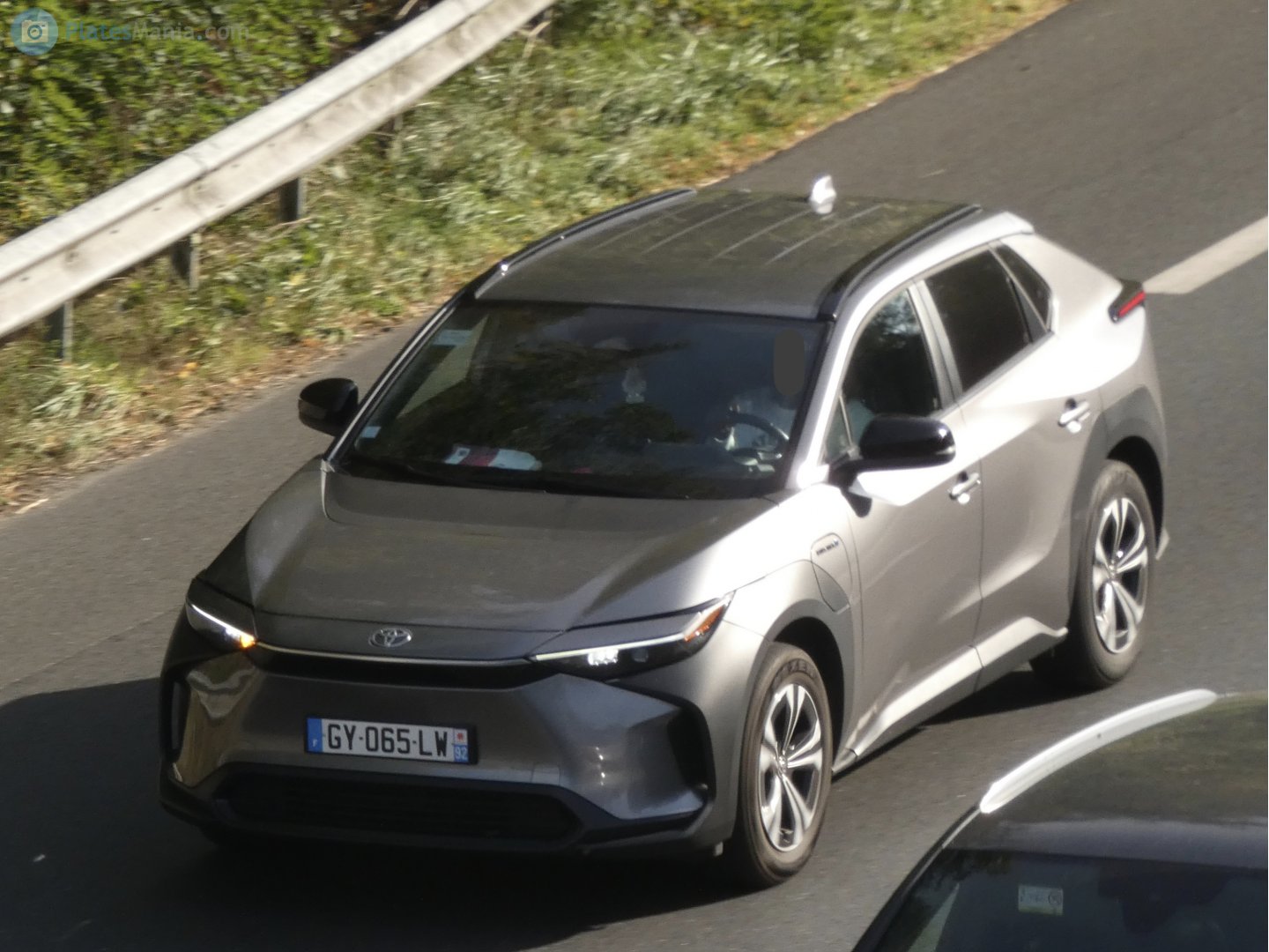 GY-065-LW, Toyota bZ4X 1st gen (EA10), 2022–