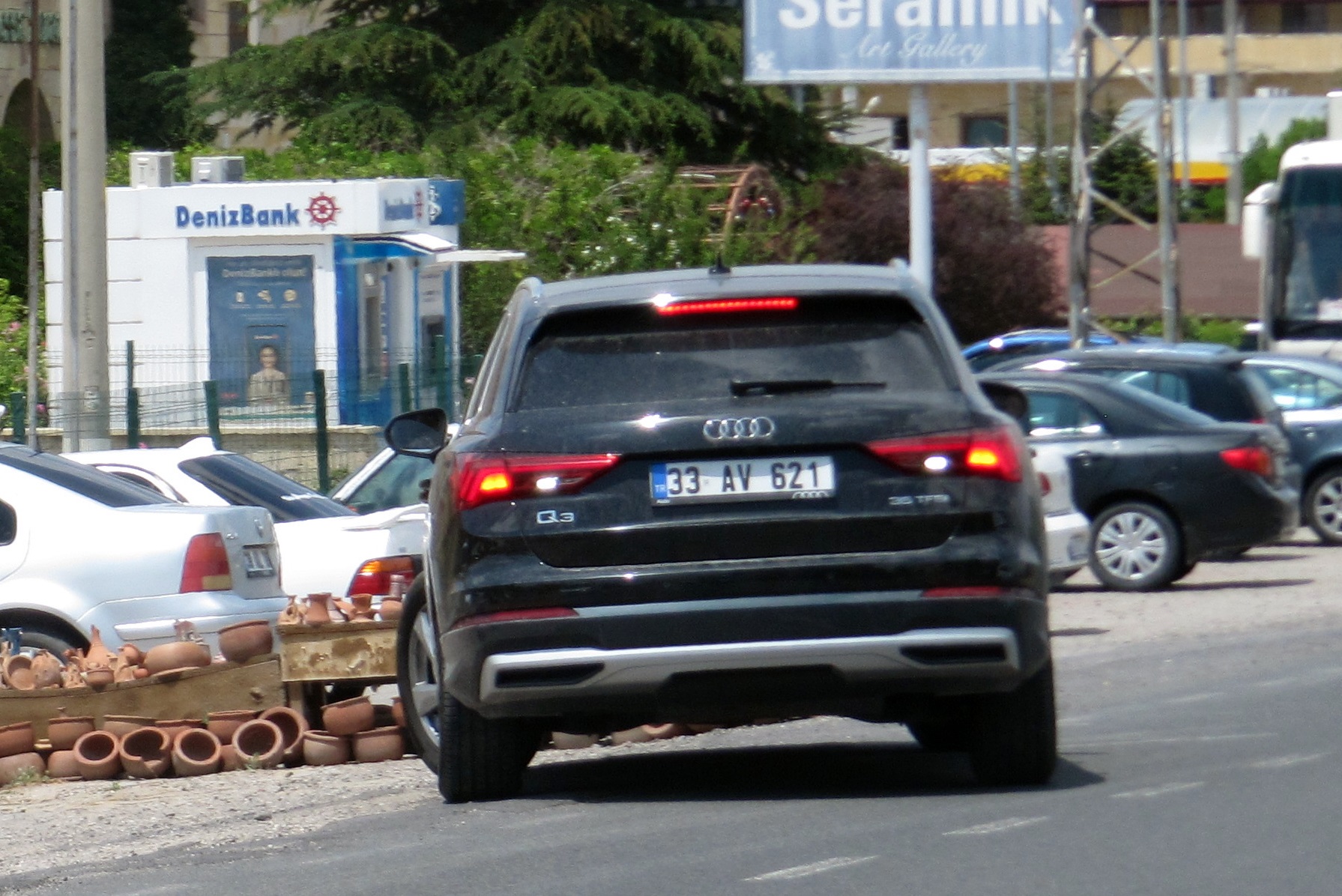 33 AV 621, Audi Q3 