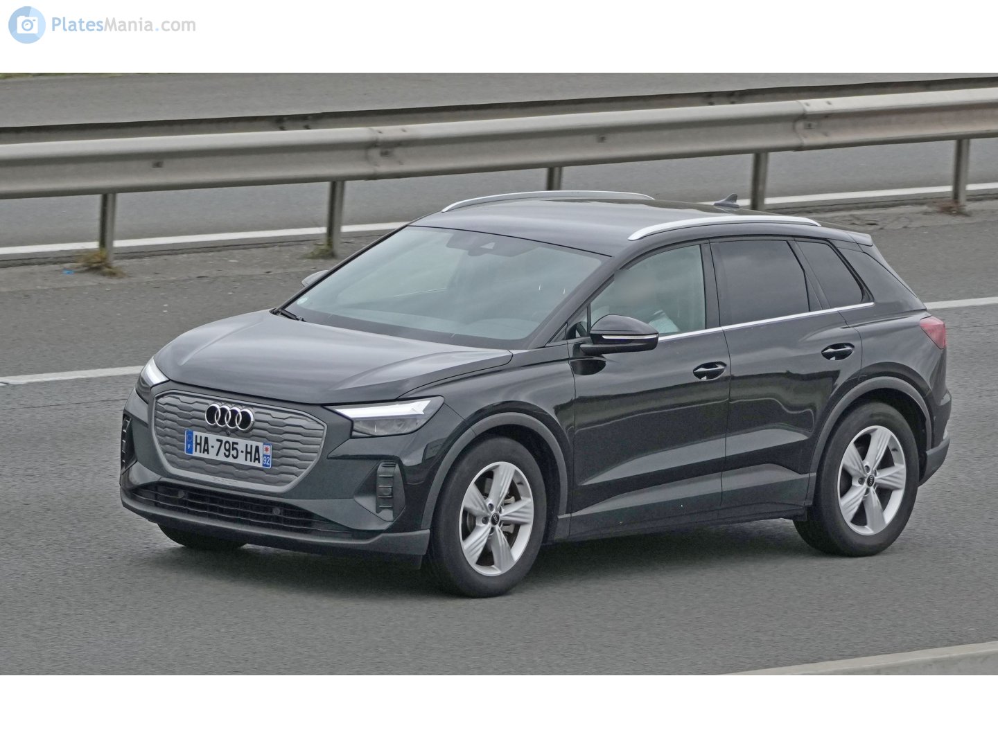 HA-795-HA, Audi Q4 e-tron 