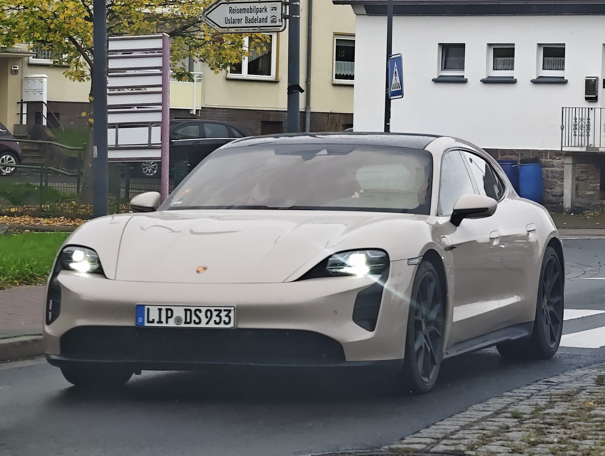 LIP DS 933, Porsche Taycan 