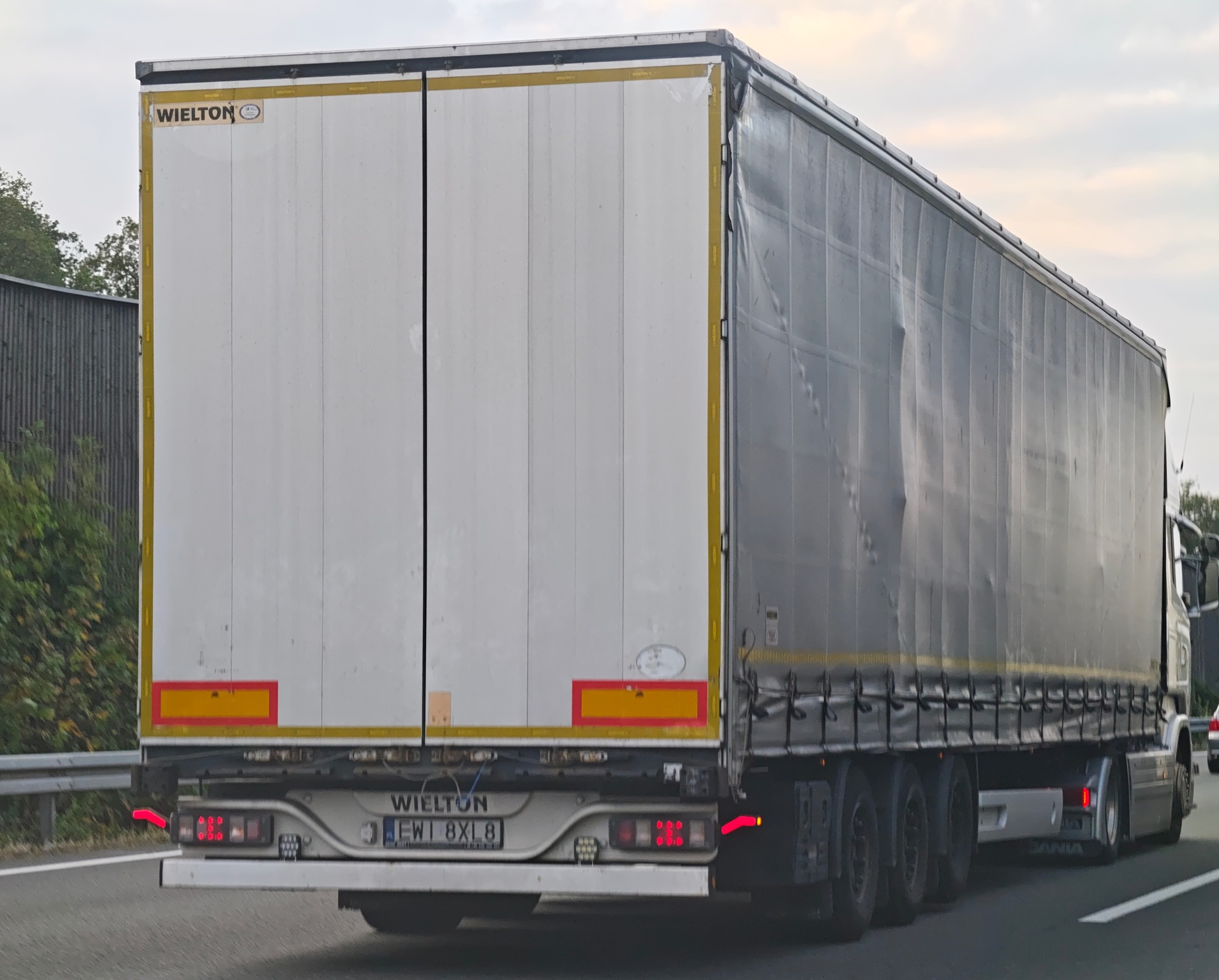 EWI 8XL8, Wielton NS 