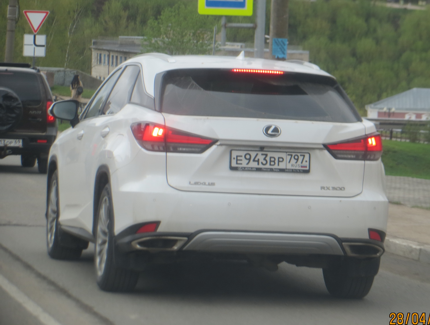 е 943 вр 797, Lexus RX 