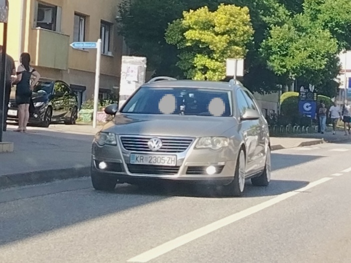 KR 2305-ZH, Volkswagen Passat 
