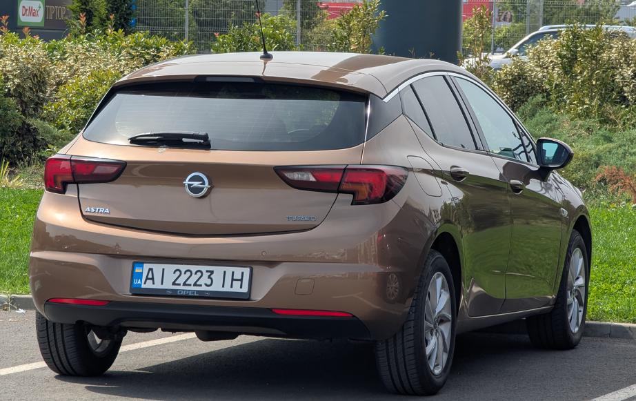 AI 2223 IH, Opel Astra 