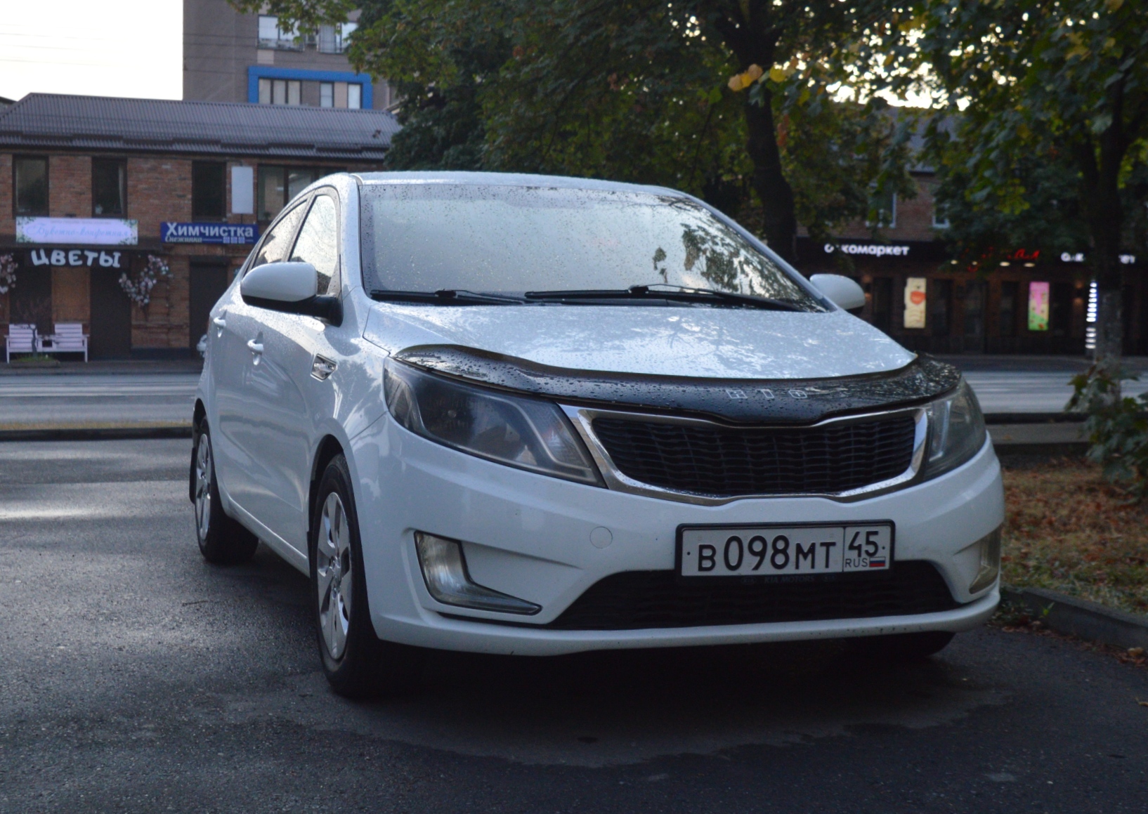 в 098 мт 45, Kia Rio 