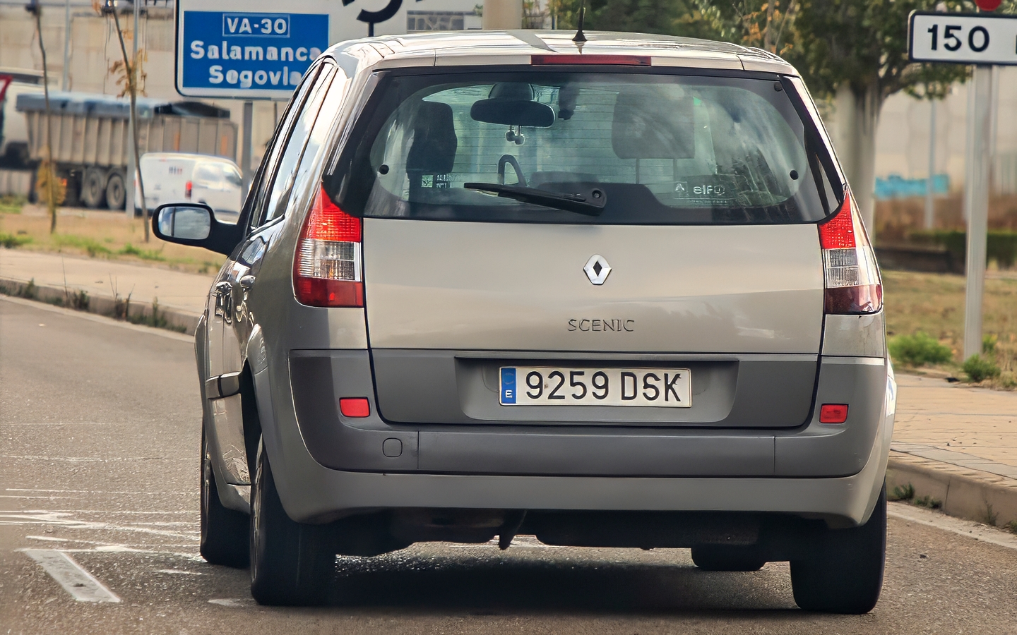 9259 DSK, Renault Scénic 2nd gen Grand (R84), 2004–2009