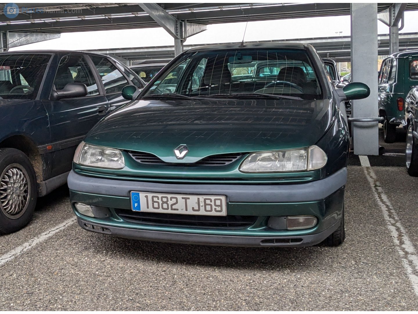 1682 TJ 69, Renault Laguna 1st gen Liftback (X56), 1994–2000