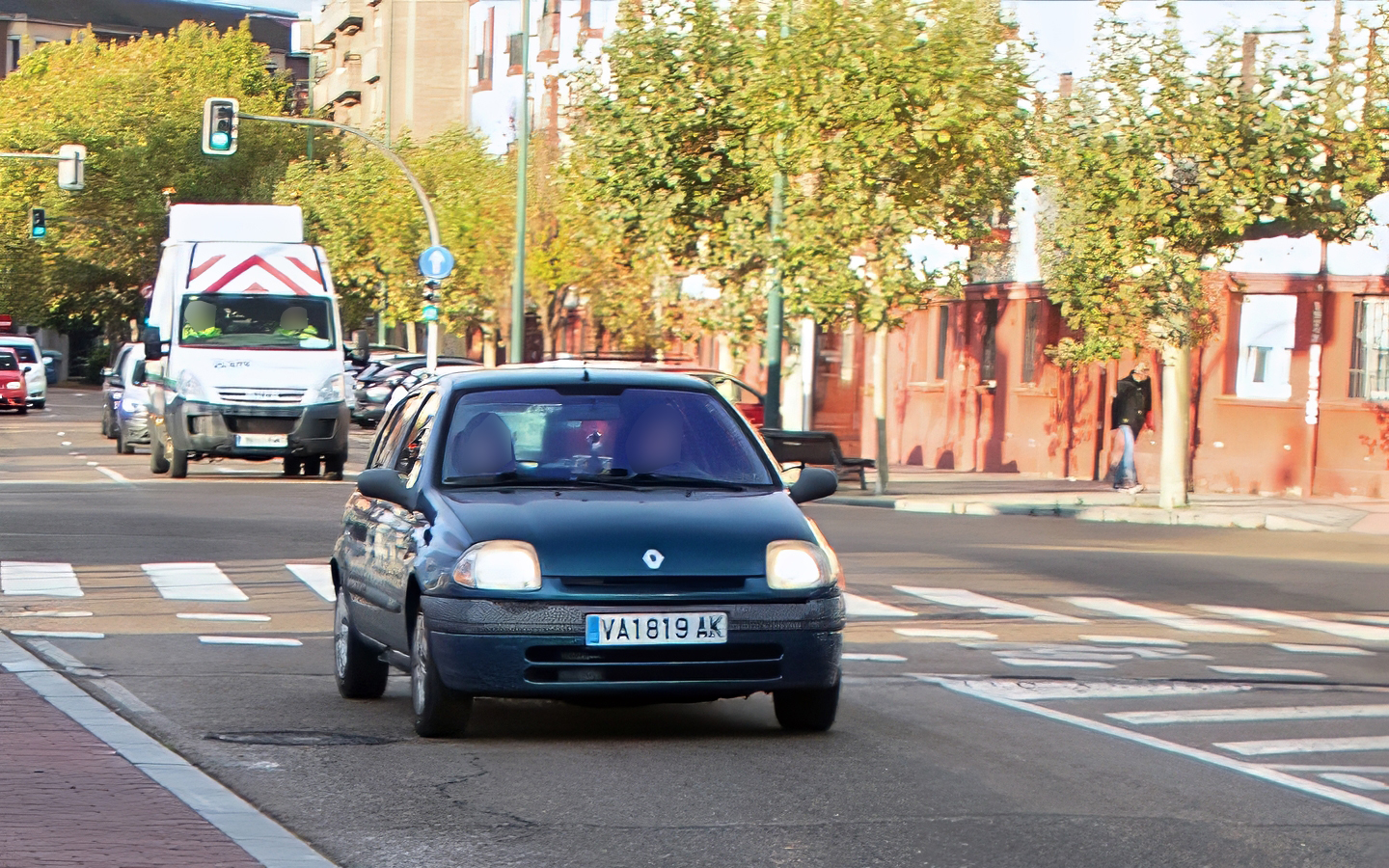 VA 1819 AK, Renault Clio 2nd gen 5-door Hatch (B65), 1998–2001 (–2003 for LATAM-market)