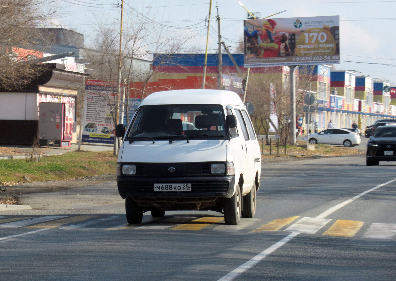 м 688 ко 25, Toyota LiteAce 4th gen Van (R20/R30), 1992–1996
