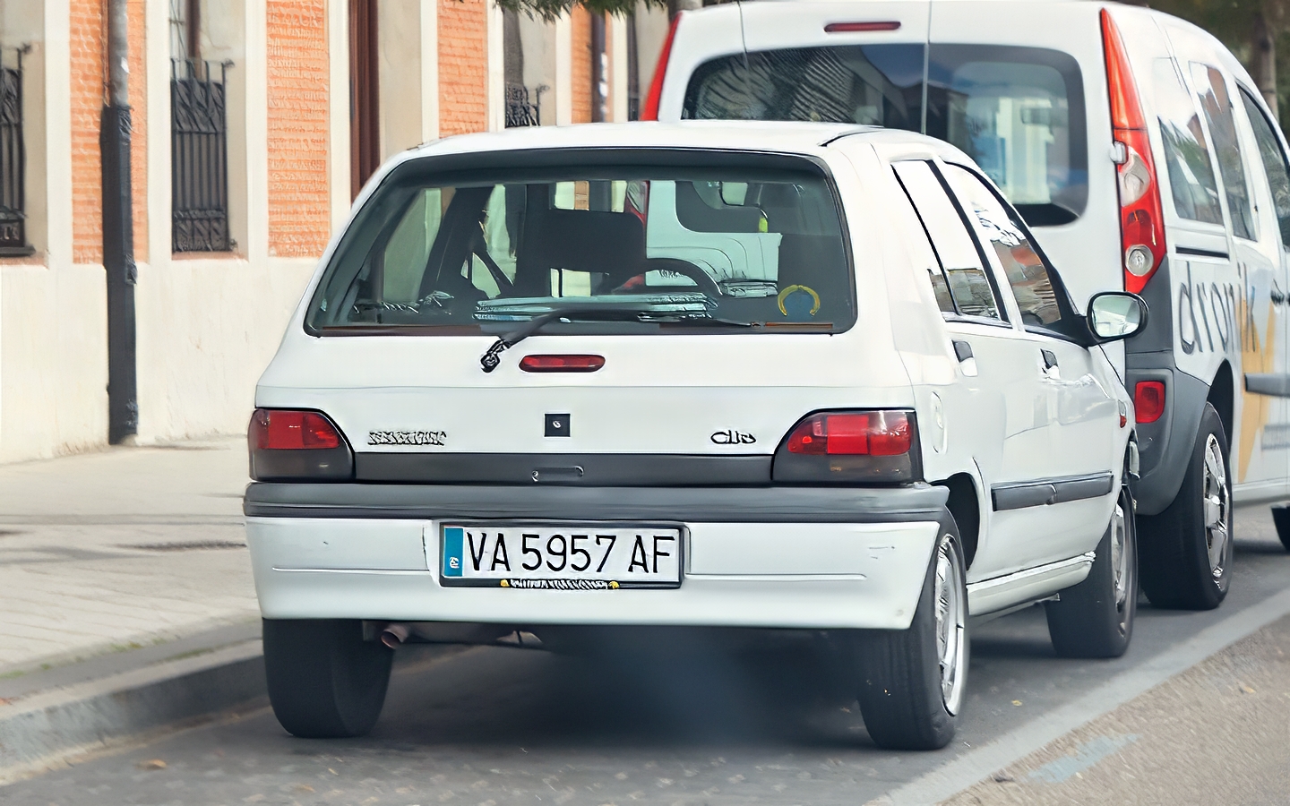 VA 5957 AF, Renault Clio 1st gen 5-door Hatch (B57), facelift, 1996–1998