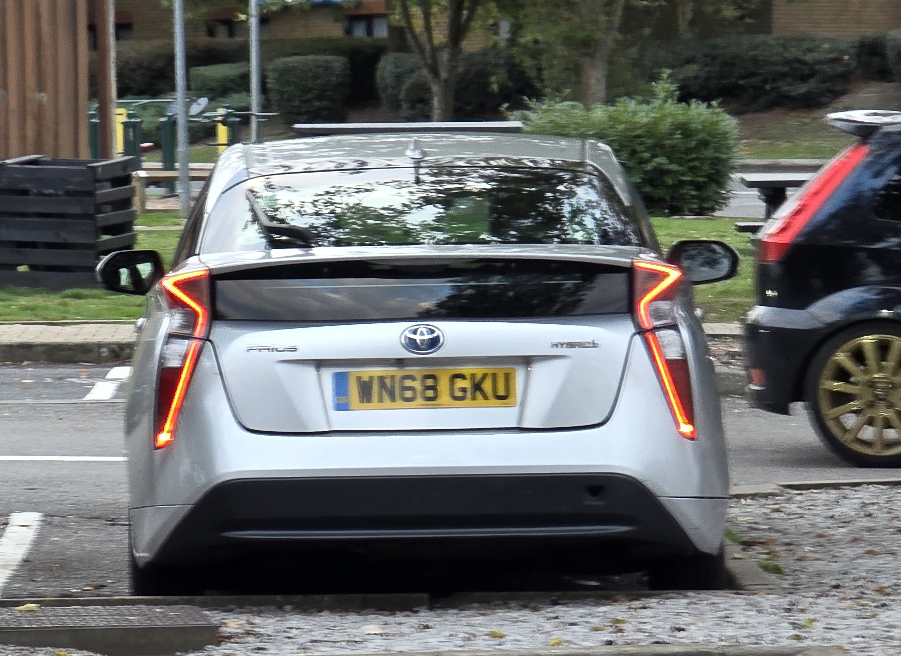 WN68GKU, Toyota Prius 4th gen (ZVW50), 2015–2019