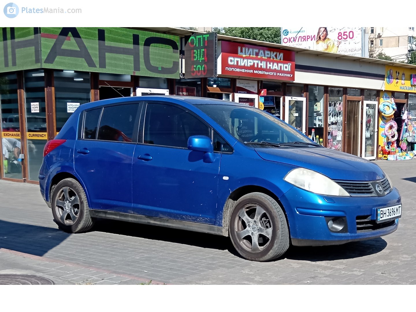 BH 3696 MT, Nissan Tiida 1st gen Hatch (C11), 2004–2012