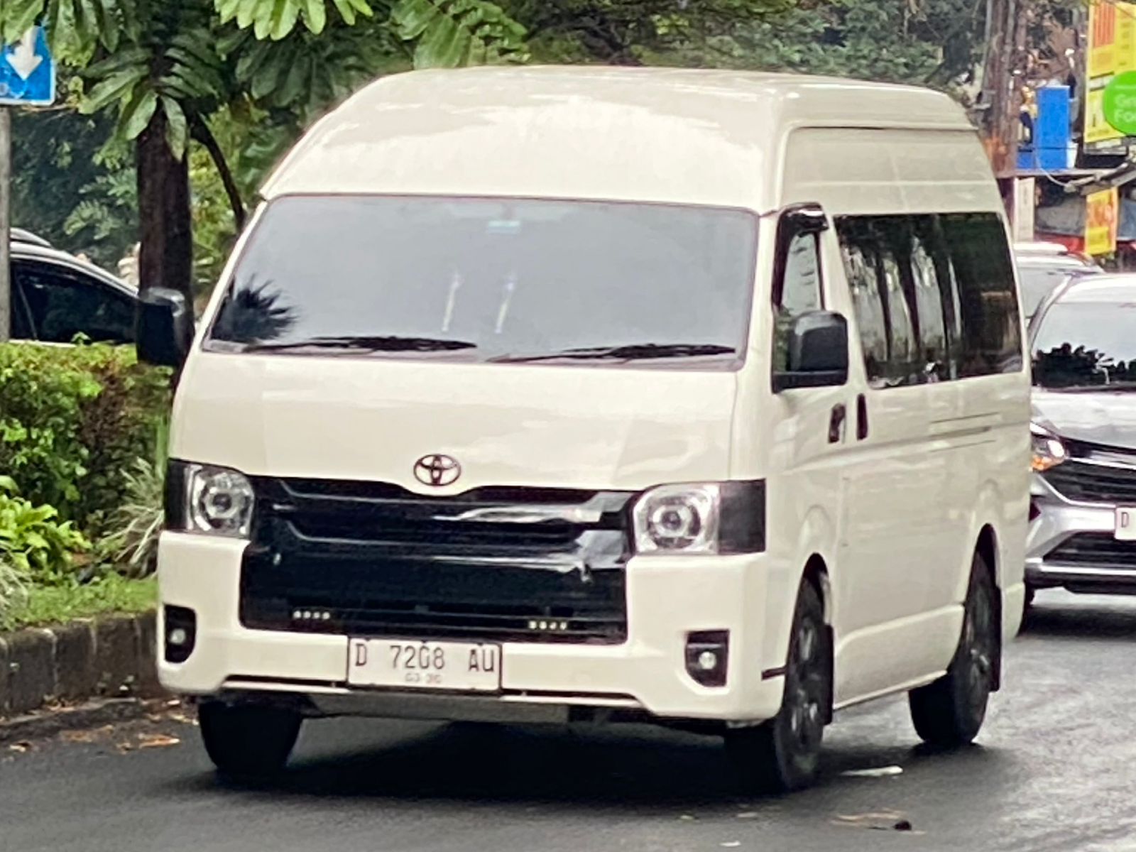 D 7208 AU, Toyota HiAce 5th gen Van (H200), 2004–