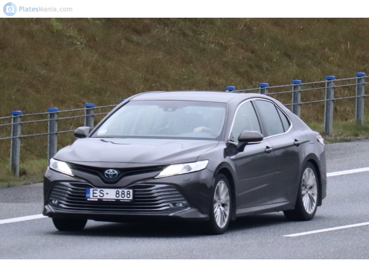 ES-888, Toyota Camry 8th gen (XV70), 2017–