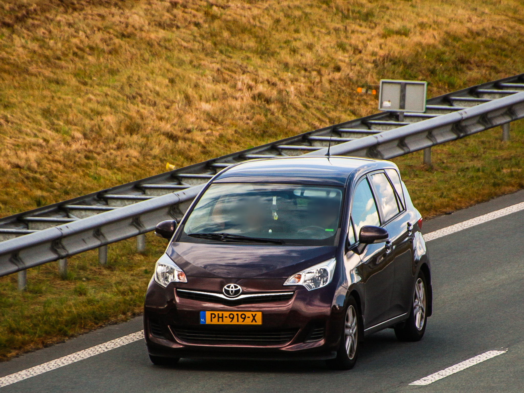 PH-919-X, Toyota Verso-S 1st gen (XP120), 2010–2017