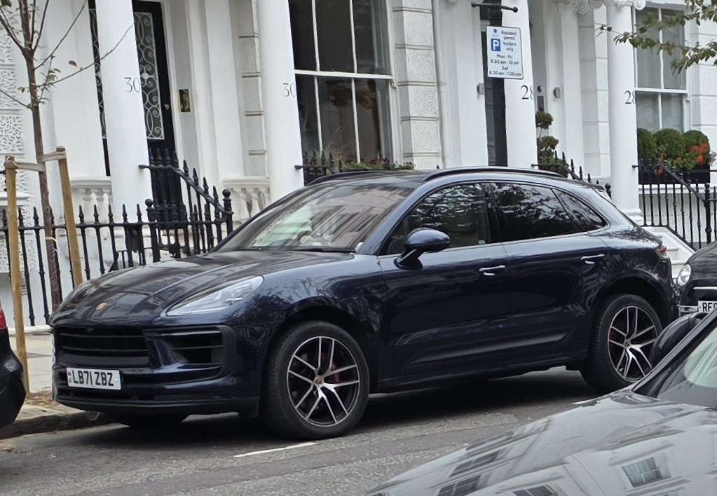 LB71ZBZ, Porsche Macan 1st gen (95B), 2nd facelift, 2021–