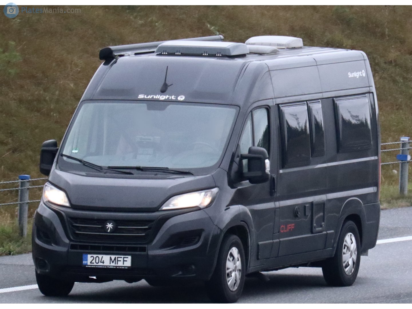 204 MFF, Sunlight Cliff 