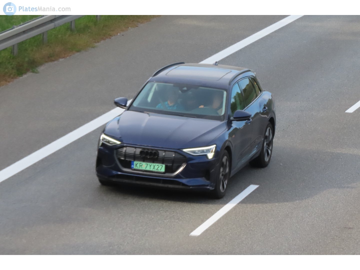 KR 7YX27, Audi e-tron 