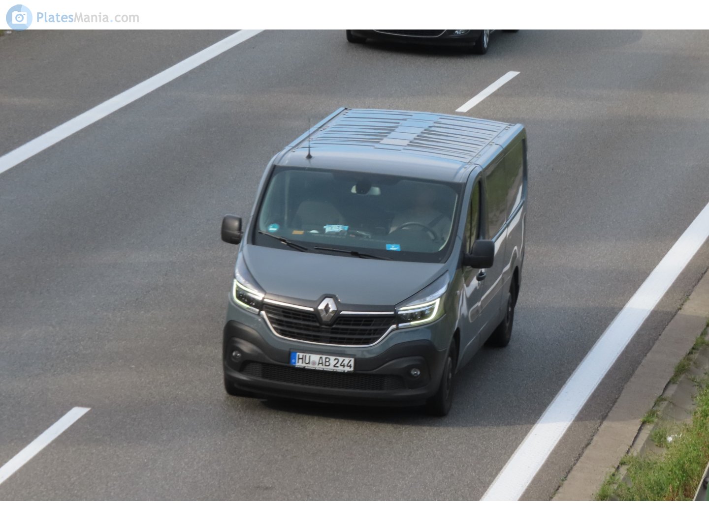 HU AB 244, Renault Trafic 