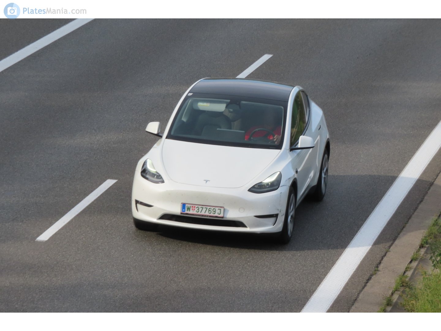 W 37769 J, Tesla Model Y 